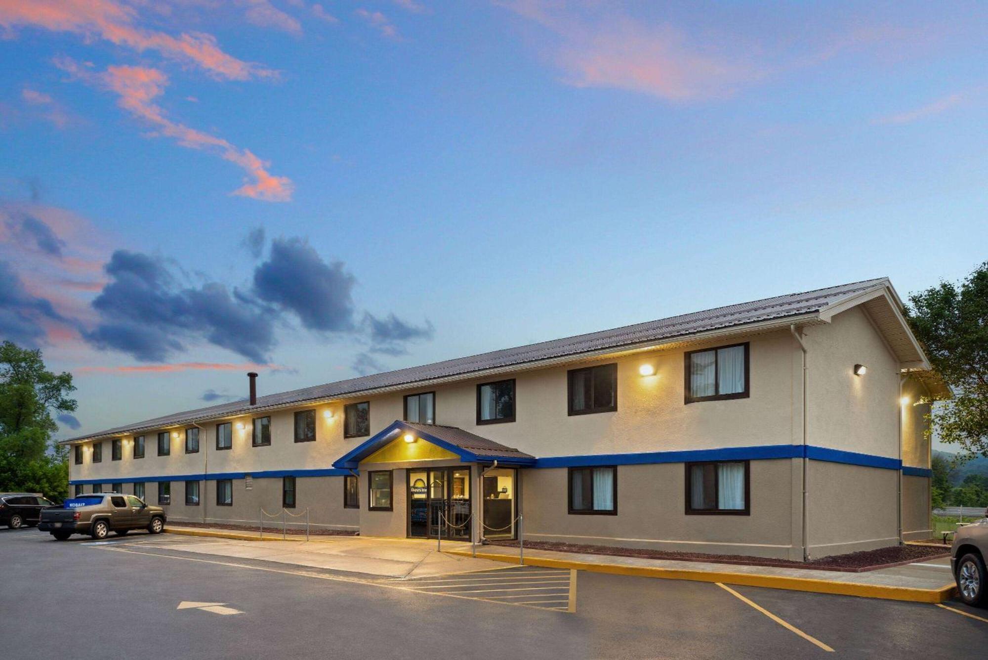 Days Inn By Wyndham Hornell Ny Buitenkant foto